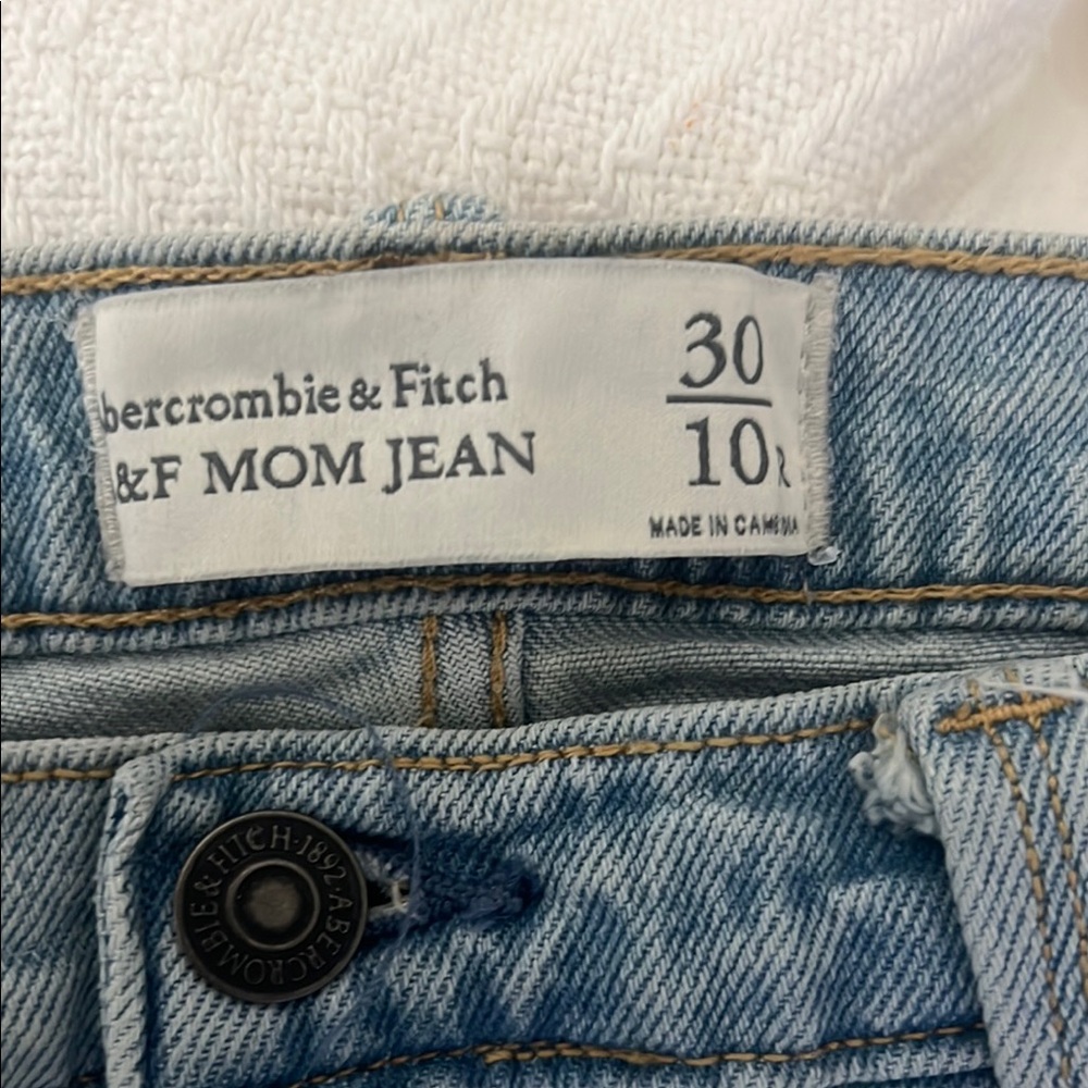 Abercrombie & Fitch Women's Blue Mom Jeans
